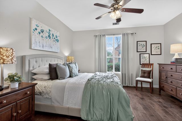 8615 Oak Valley Court, Irving, TX 75063