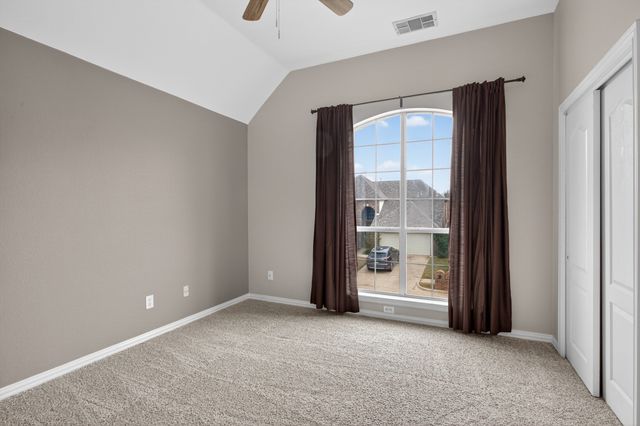 8615 Oak Valley Court, Irving, TX 75063