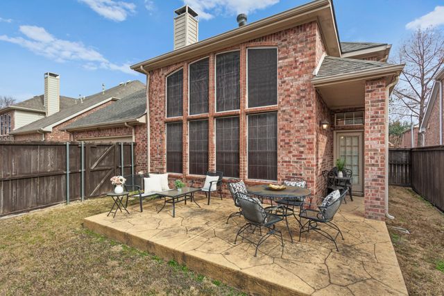 8615 Oak Valley Court, Irving, TX 75063