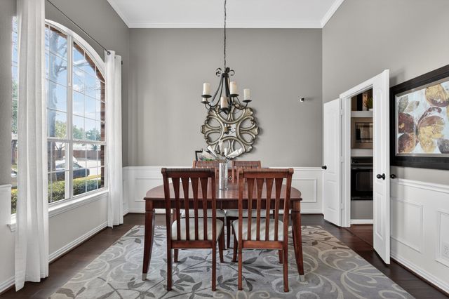 8615 Oak Valley Court, Irving, TX 75063