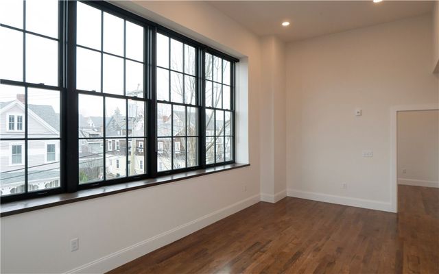 15 Cranston Avenue 27, Newport, RI 02840