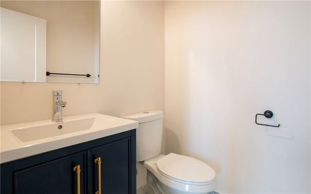 15 Cranston Avenue 27, Newport, RI 02840