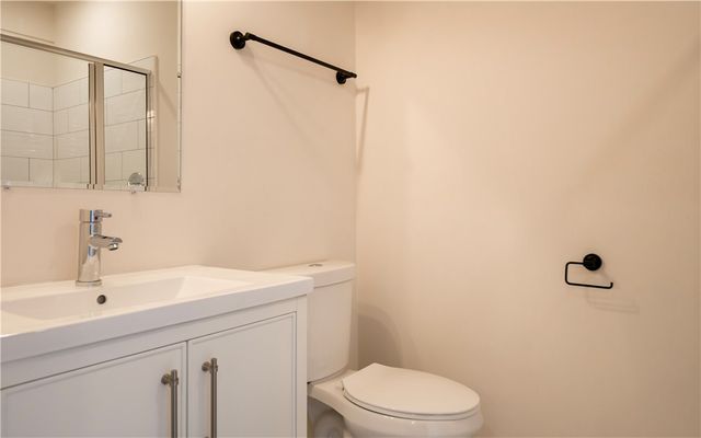 15 Cranston Avenue 27, Newport, RI 02840