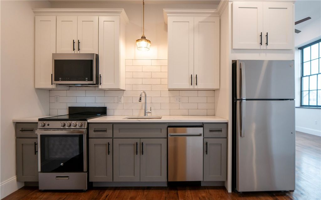 15 Cranston Avenue 27, Newport, RI 02840