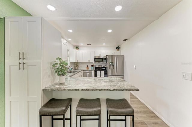 2811 33RD AVENUE W, Bradenton, FL 34205