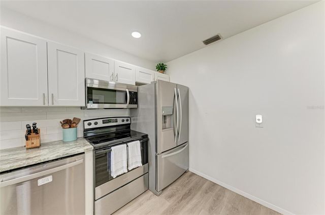 2811 33RD AVENUE W, Bradenton, FL 34205