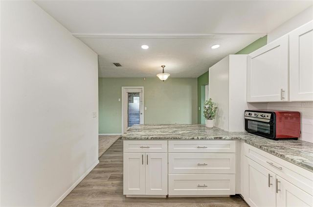 2811 33RD AVENUE W, Bradenton, FL 34205