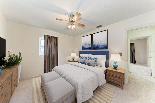 2811 33RD AVENUE W, Bradenton, FL 34205