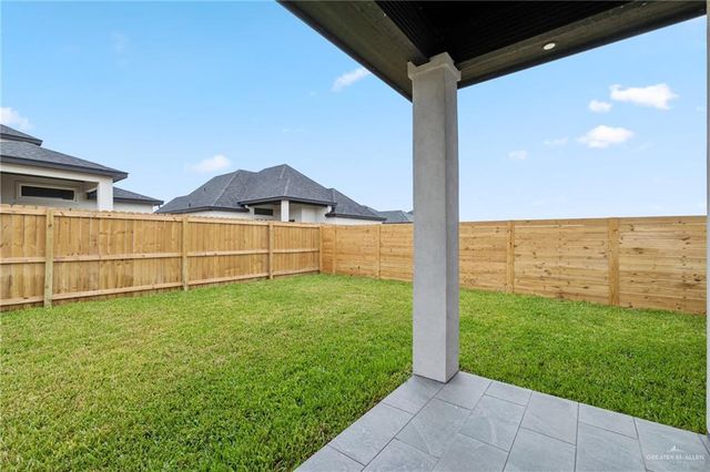 2305 N Venice Avenue, Edinburg, TX 78542