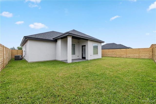 2305 N Venice Avenue, Edinburg, TX 78542