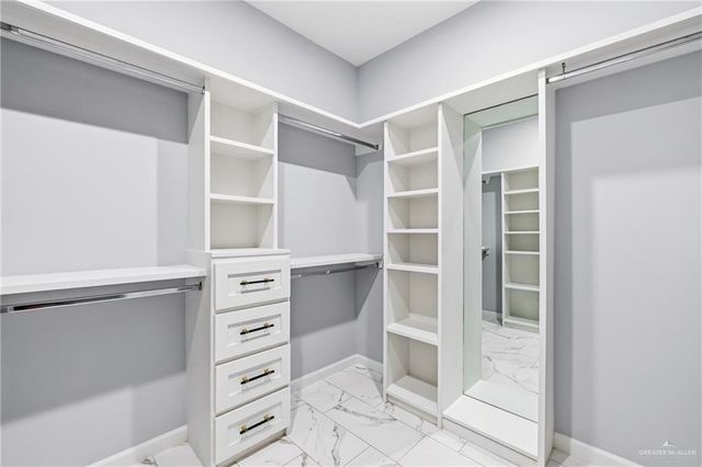 2305 N Venice Avenue, Edinburg, TX 78542