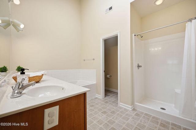 1115 Turtle Creek Road H, Greenville, NC 27858