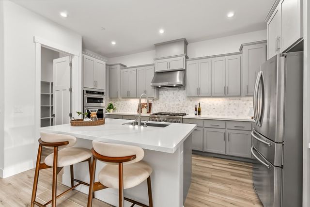 5542 Booyong St, Fair Oaks, CA 95628