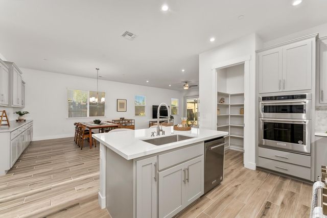 5542 Booyong St, Fair Oaks, CA 95628