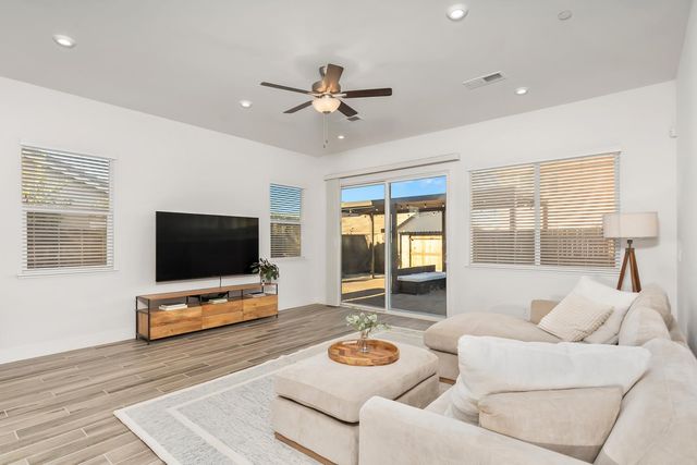 5542 Booyong St, Fair Oaks, CA 95628