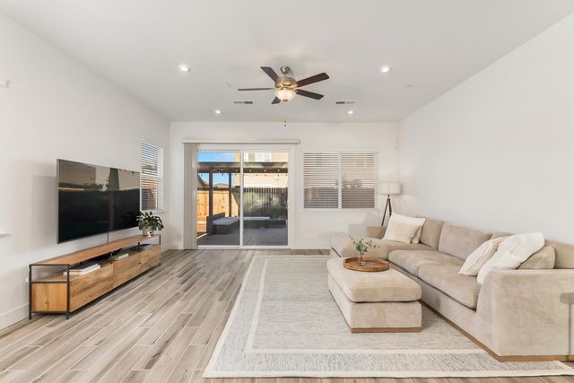 5542 Booyong St, Fair Oaks, CA 95628