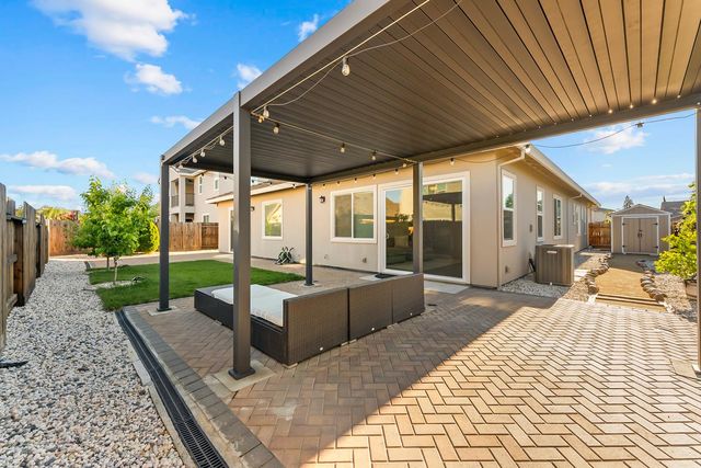 5542 Booyong St, Fair Oaks, CA 95628