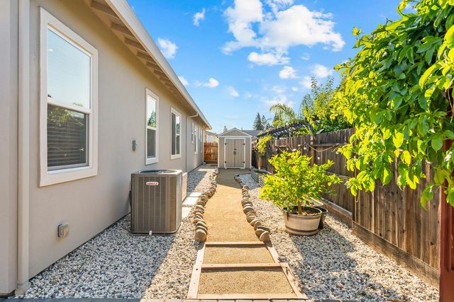 5542 Booyong St, Fair Oaks, CA 95628