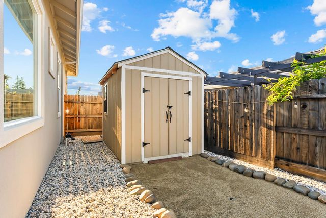 5542 Booyong St, Fair Oaks, CA 95628