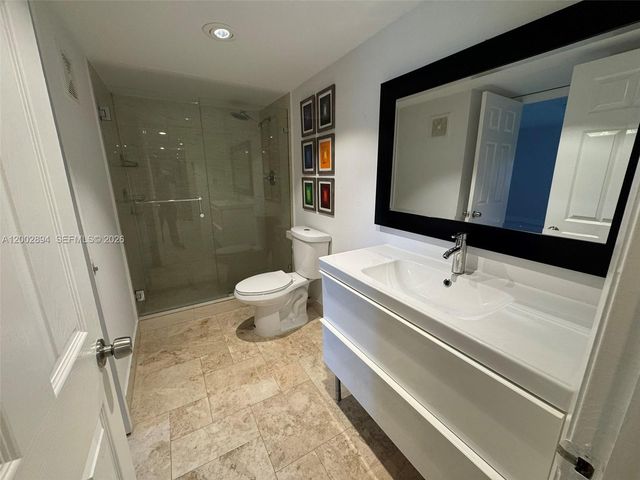 240 Lakeview Dr 112, Weston, FL 33326