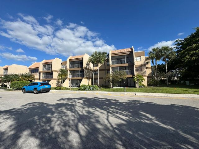 240 Lakeview Dr 112, Weston, FL 33326