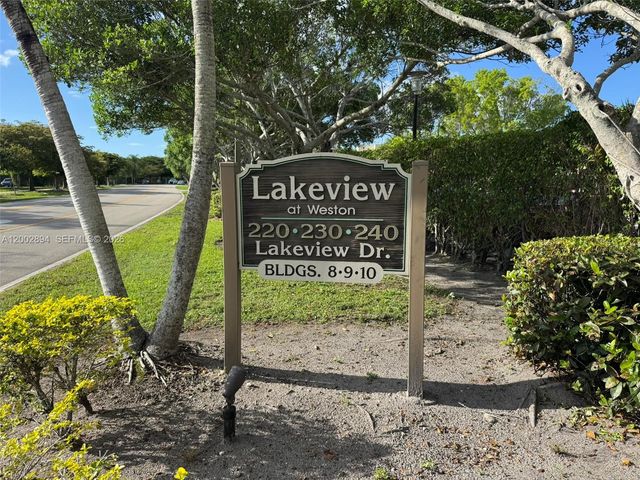 240 Lakeview Dr 112, Weston, FL 33326
