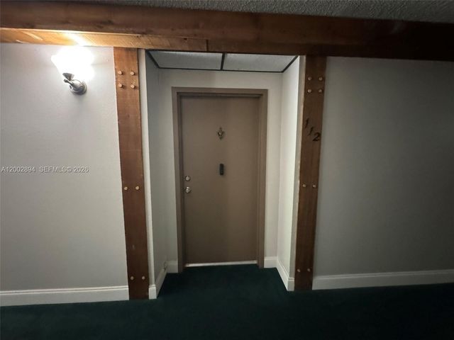 240 Lakeview Dr 112, Weston, FL 33326