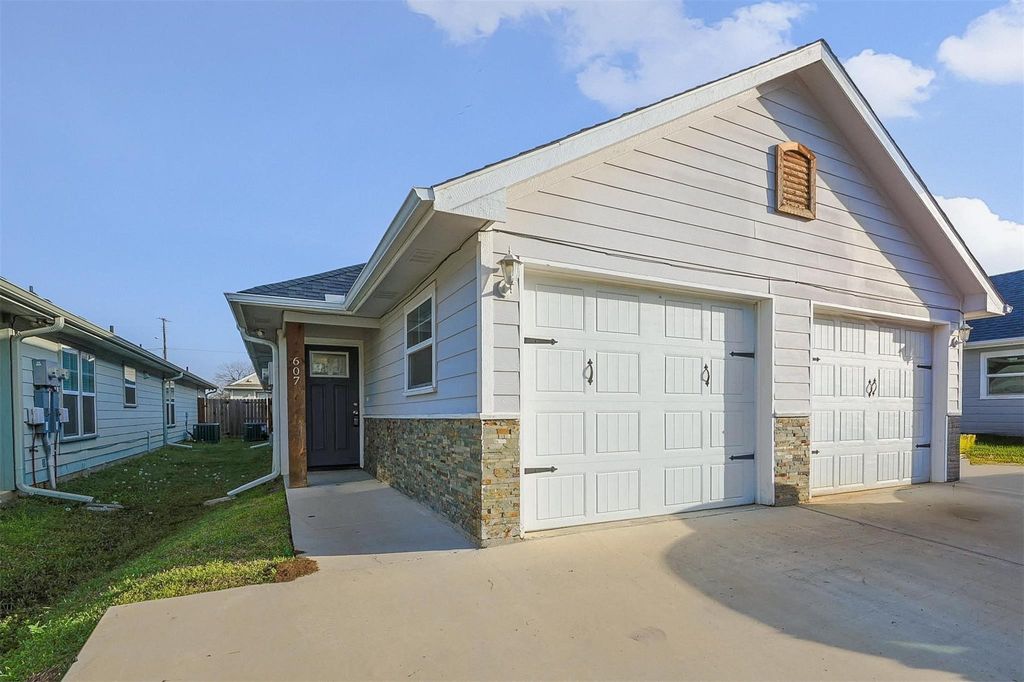 607 E Carter Street 609, Sherman, TX 75090