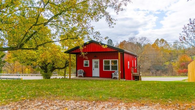 45223 Oak Avenue, St Clairsville, OH 43950