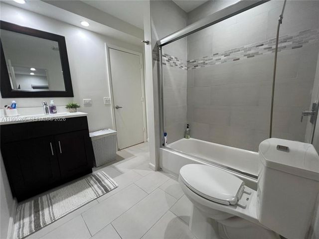 307 Bonnie Brae Way 26, Hollywood, FL 33021