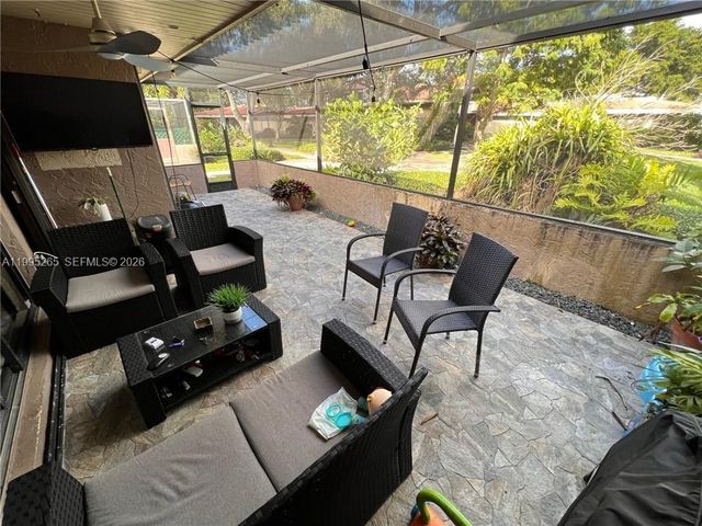 307 Bonnie Brae Way 26, Hollywood, FL 33021