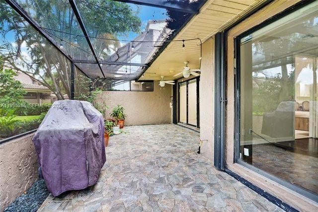 307 Bonnie Brae Way 26, Hollywood, FL 33021