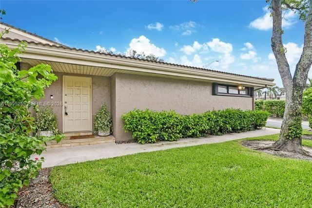 307 Bonnie Brae Way 26, Hollywood, FL 33021