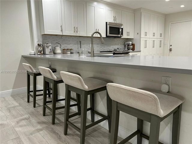 307 Bonnie Brae Way 26, Hollywood, FL 33021