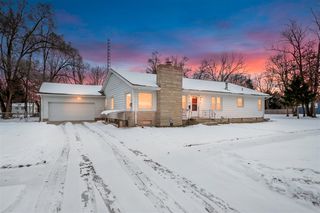 412 6th Avenue, Three Rivers, MI 49093