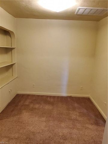 5223 Curlew DR, Norfolk, VA 23502