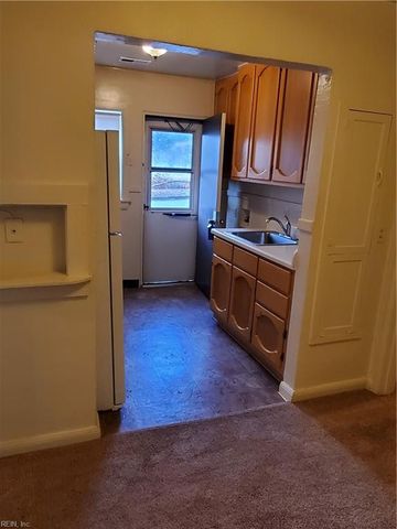 5223 Curlew DR, Norfolk, VA 23502