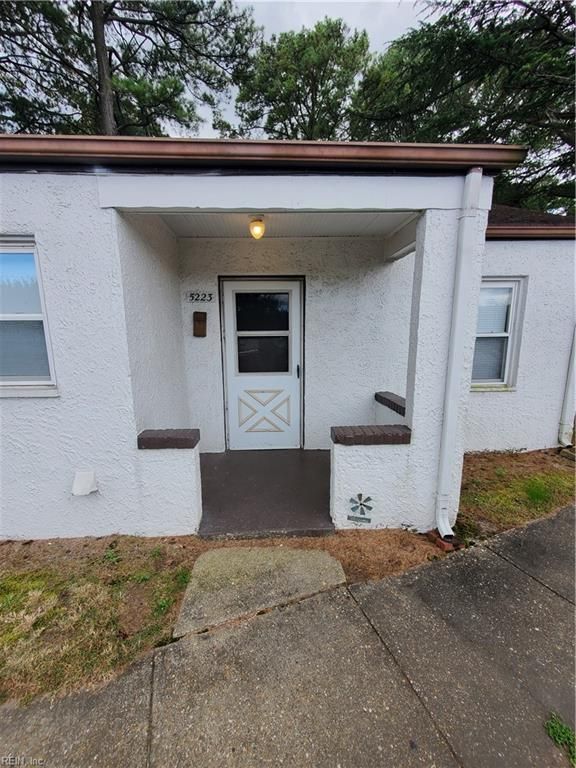 5223 Curlew DR, Norfolk, VA 23502