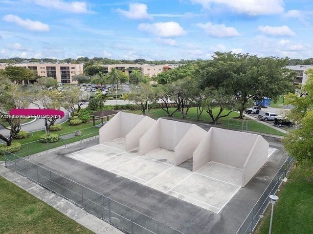 8420 SW 133rd Ave Road 422, Miami, FL 33183