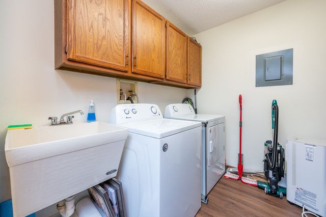 4849 Woodland Avenue 1, West Des Moines, IA 50266