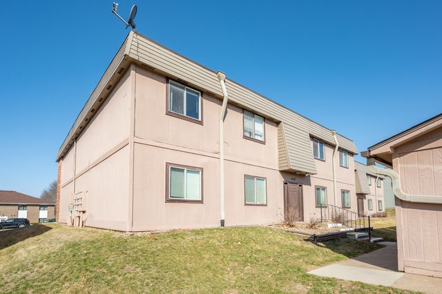 4849 Woodland Avenue 1, West Des Moines, IA 50266