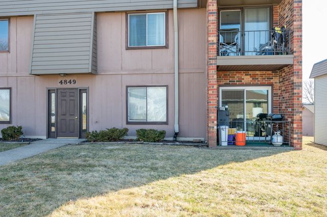 4849 Woodland Avenue 1, West Des Moines, IA 50266