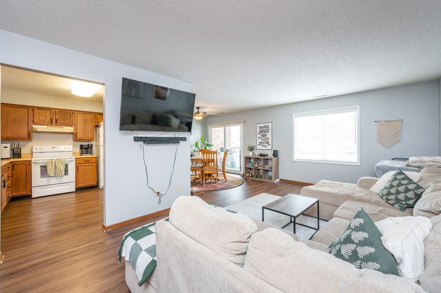 4849 Woodland Avenue 1, West Des Moines, IA 50266