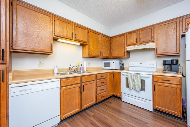 4849 Woodland Avenue 1, West Des Moines, IA 50266