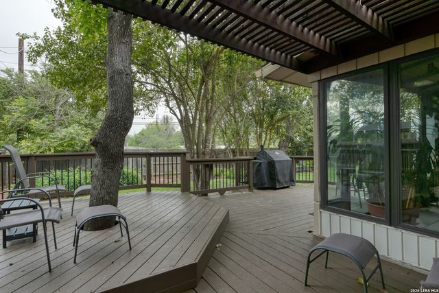 2927 BURNSIDE DR, San Antonio, TX 78209