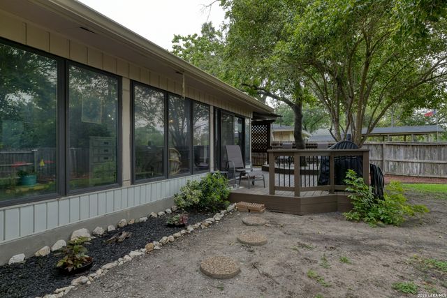 2927 BURNSIDE DR, San Antonio, TX 78209