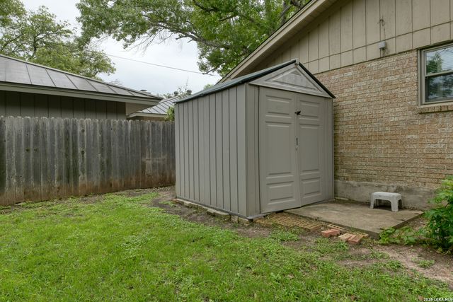 2927 BURNSIDE DR, San Antonio, TX 78209