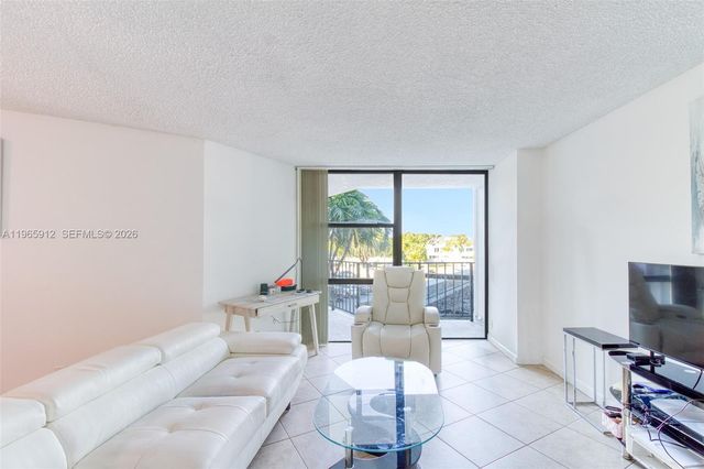 800 Parkview Dr 311, Hallandale Beach, FL 33009