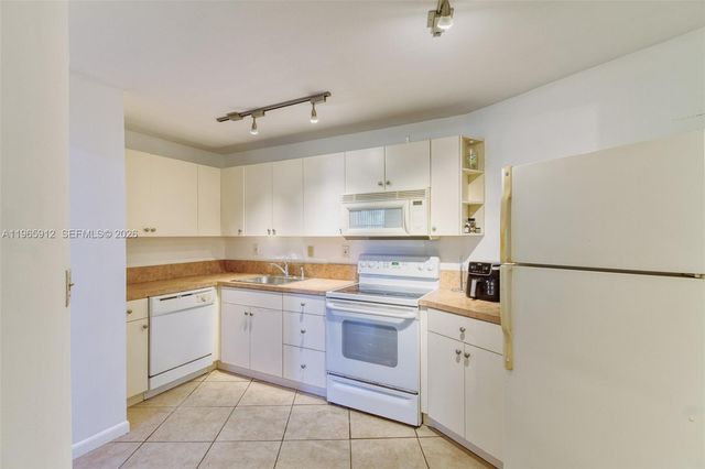 800 Parkview Dr 311, Hallandale Beach, FL 33009