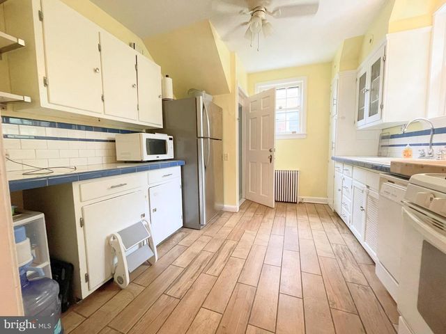 4316 EAST-WEST, Hyattsville, MD 20782